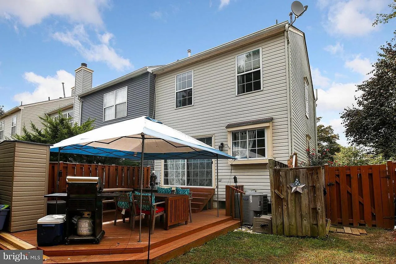 6563 Old Carriage Dr — Photo 2