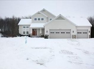 8660 Carlisle Dr SW, Byron Center, MI 49315