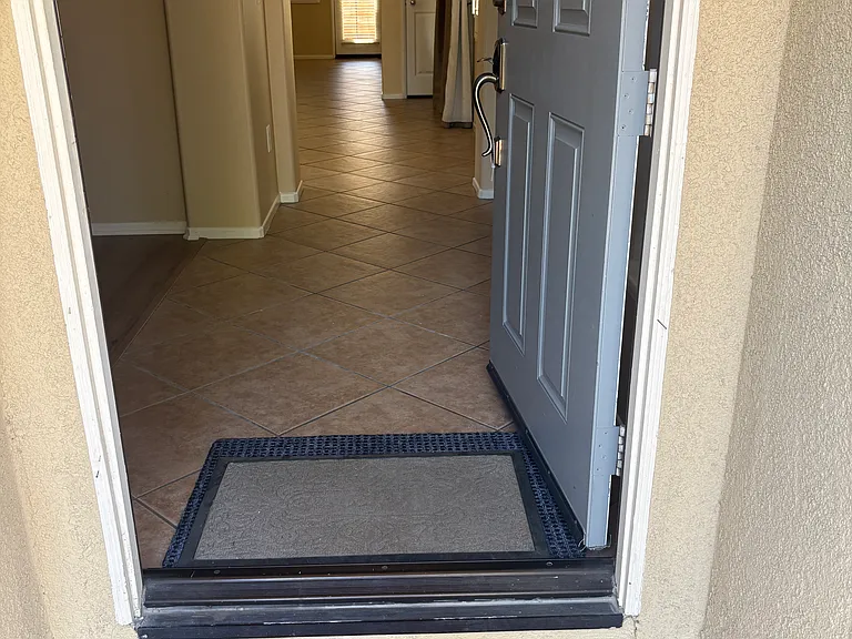 57 Crocus St — Photo 2