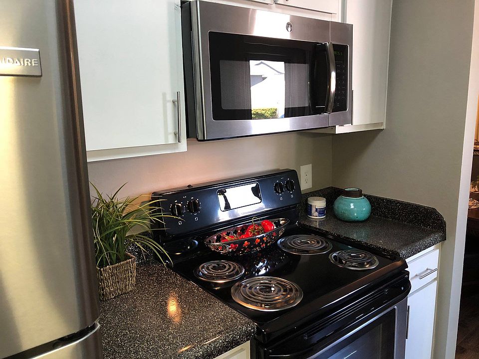 1st image of 901 E Greenway Glen Dr #1605