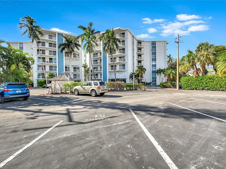 1300 Gulf Shore Blvd N #407 — Photo 18