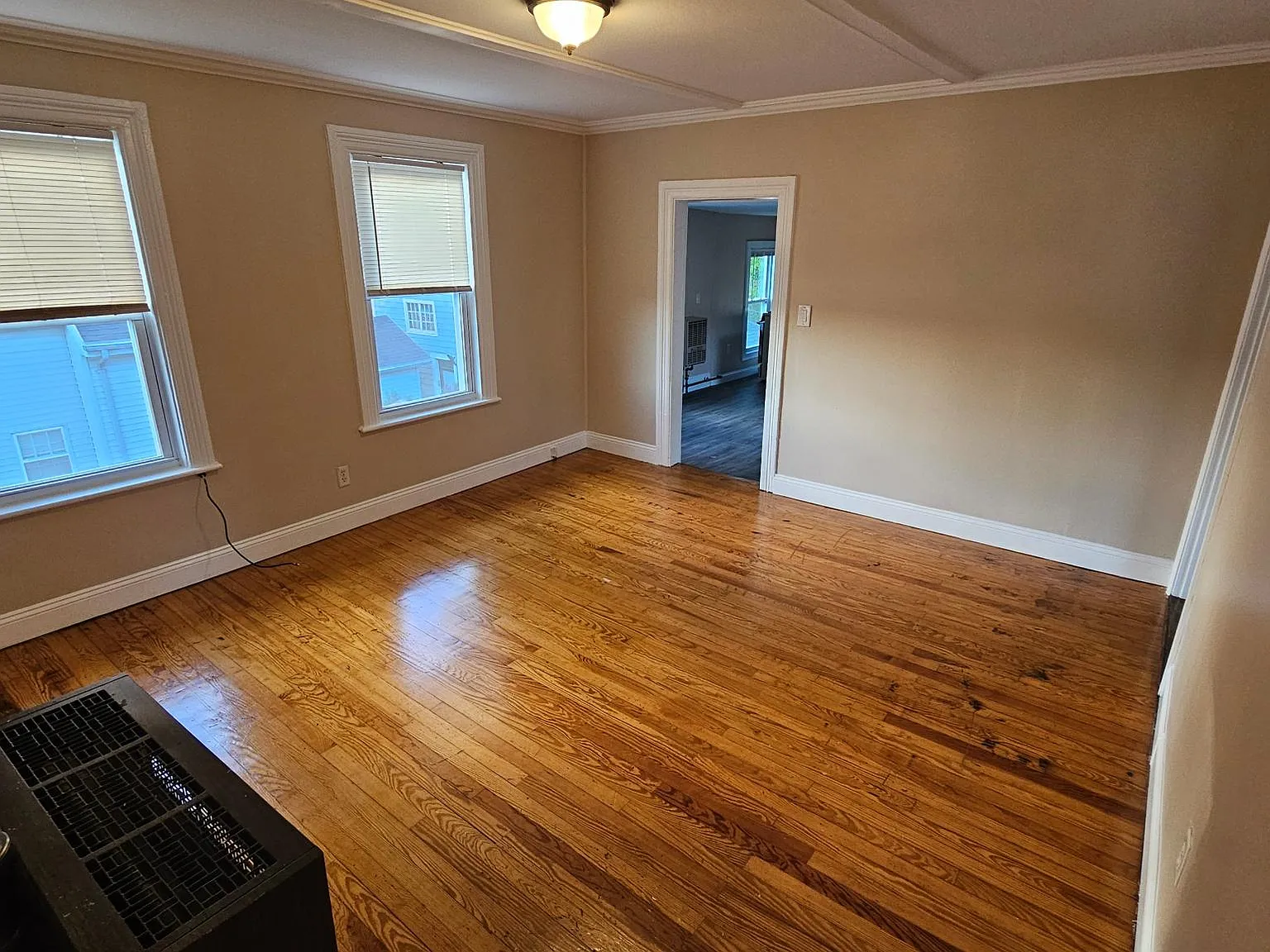 2 bed, 950 sqft, $1,945 — Photo 1