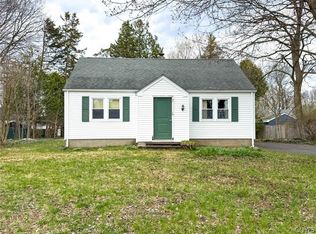 12 Sherrill Ln, New Hartford, NY 13413