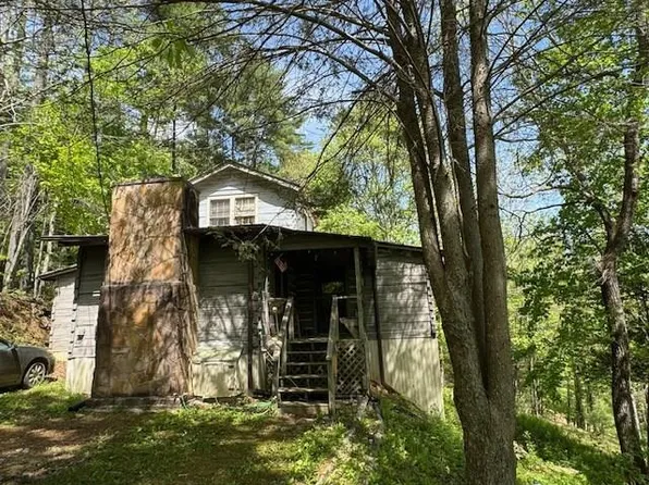 532 Poplar Cove Rd, Suches, GA 30572