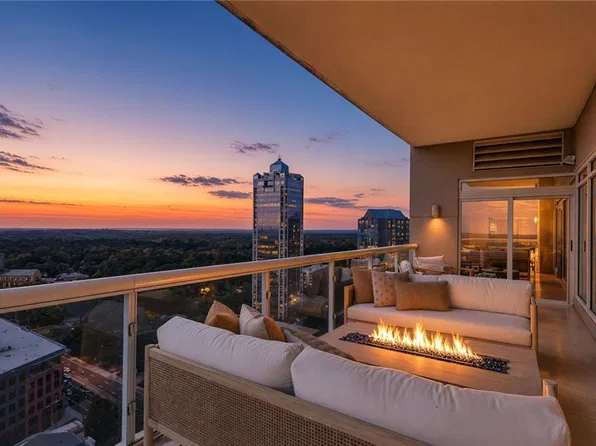 2881 Peachtree Rd NE APT 2304, Atlanta, GA 30305
