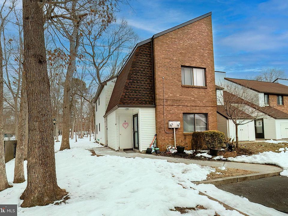 1st image of 17 Country Birch Ln
