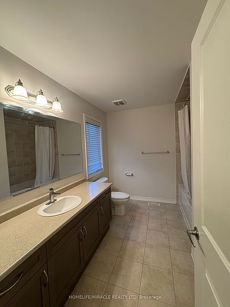 Brampton House for rent - 4 Bedrooms — photo 10