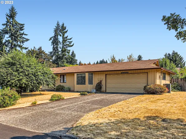 18900 Shenandoah Dr, Oregon City, OR 97045