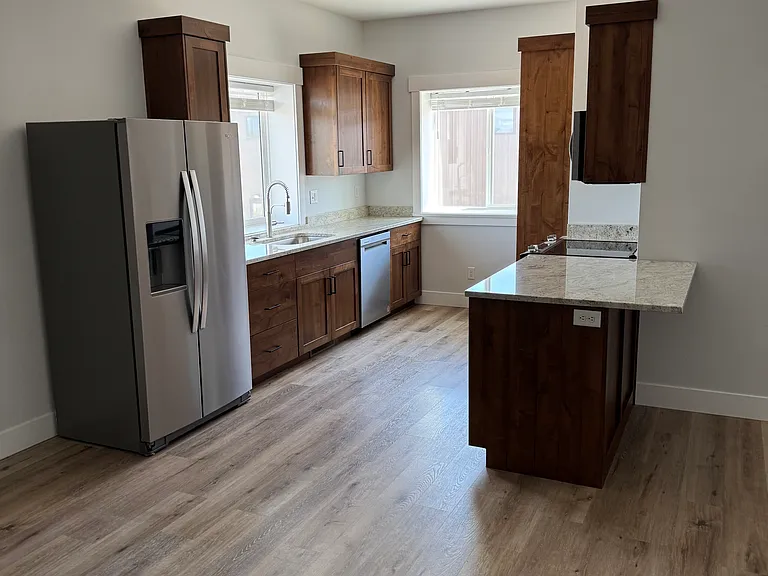 300 Dc Ln #300B — Photo 13