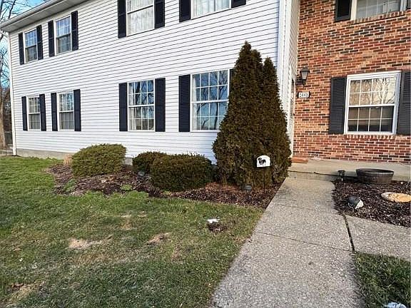 2nd image of 1445 Munroe Falls Ave