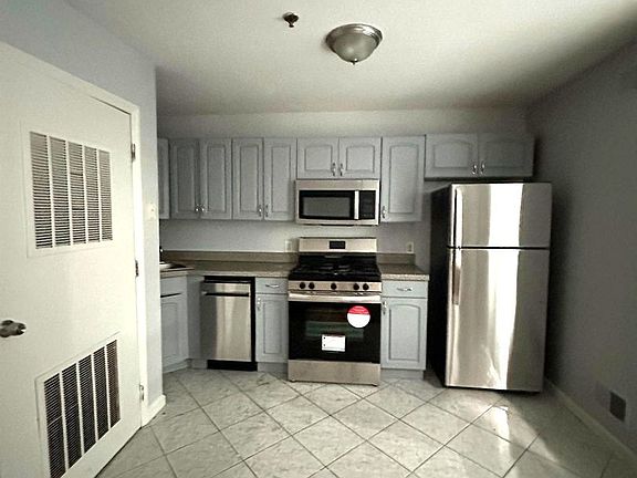 5th image of 812 New York Ave APT 8