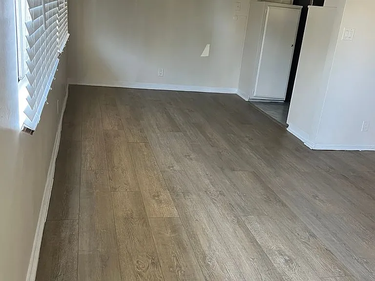 6125 S Victoria Ave — Photo 8
