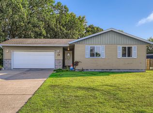 812 Marion St SW, Isanti, MN 55040