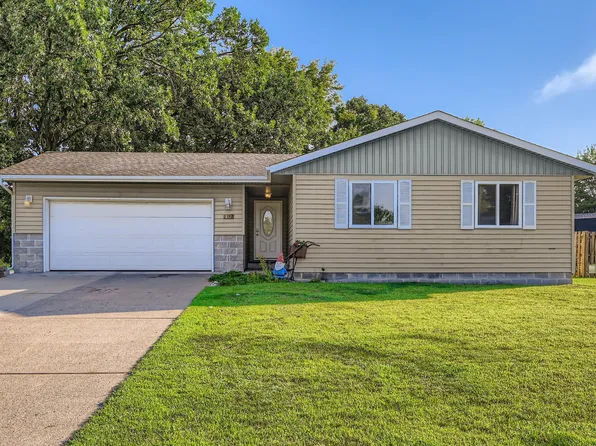 812 Marion St SW, Isanti, MN 55040