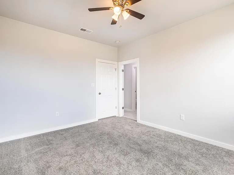 600 Kimbro B St — Photo 21