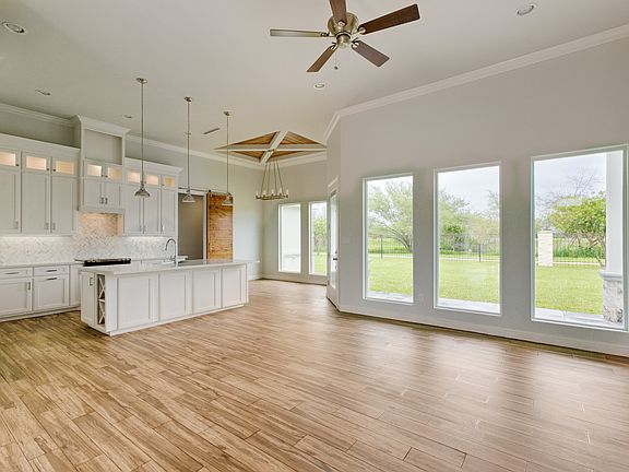 4th image of 13510 N 33rd Ln