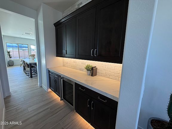 4th image of 1173 E PALM BEACH Drive