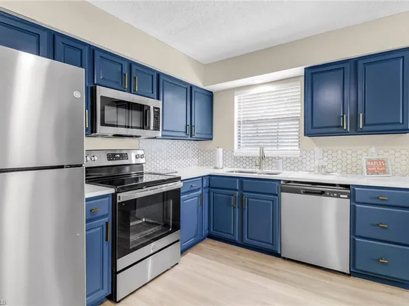 3325 Airport Rd N, Naples, FL