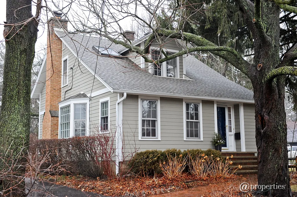 1326 Ridgewood Dr photo 1