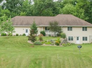 1721 Cedar Crest Dr, Cedar Rapids, IA 52403