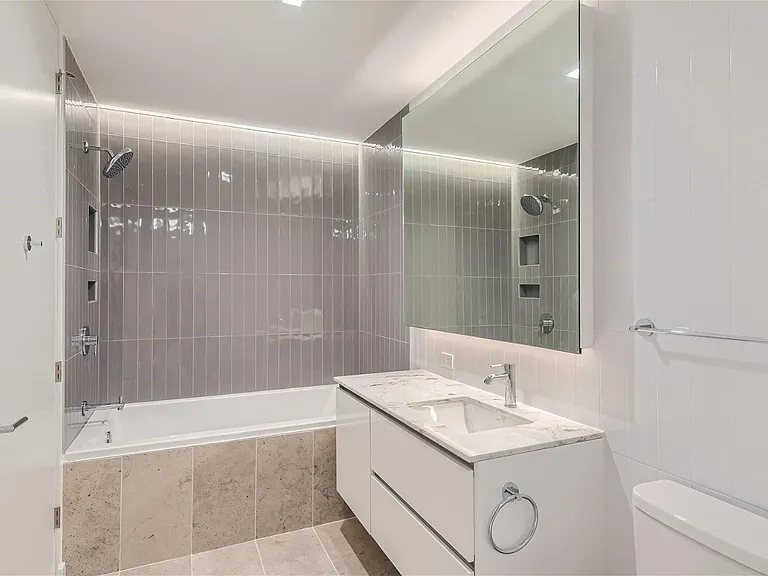 313 W 17th St #1904 — Photo 20