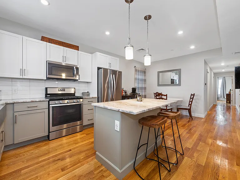 285 Princeton St #2 — Photo 6