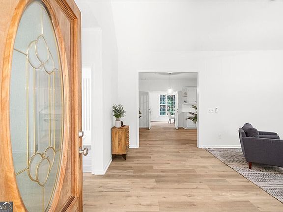 5th image of 7805 Heardsville Cir