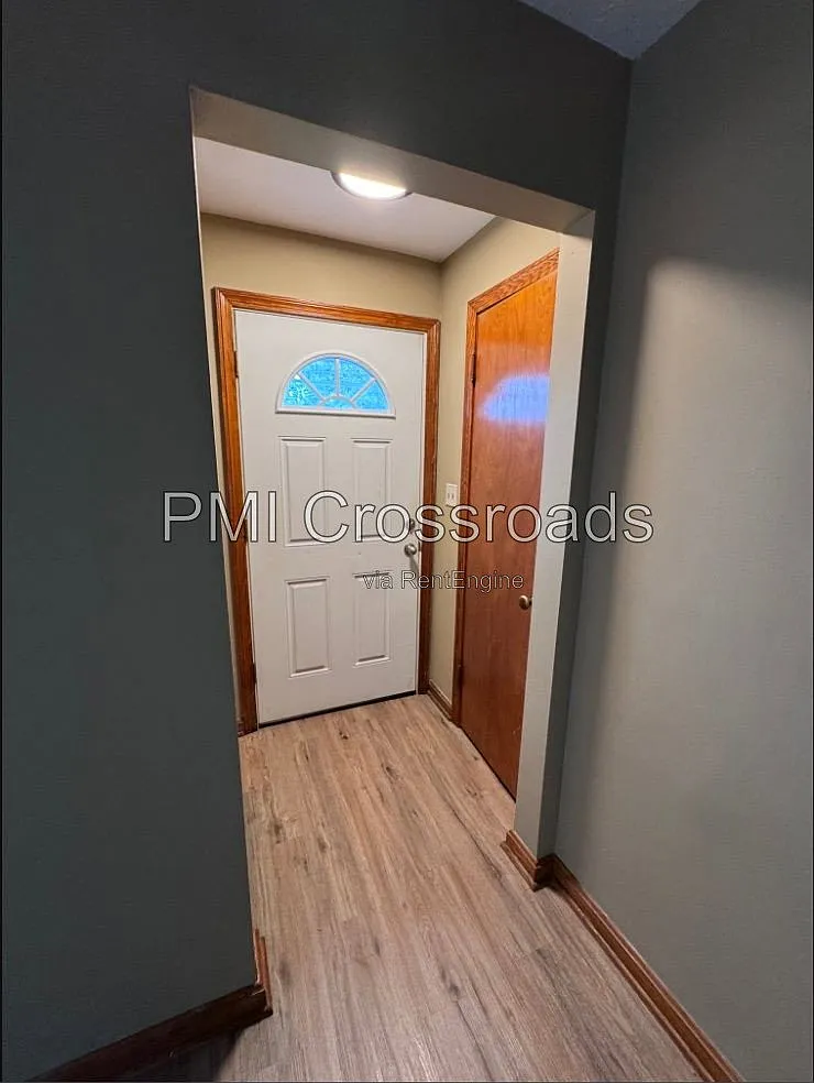 2 bed, 1.0 bath, 972 sqft, $1,145 — Photo 3