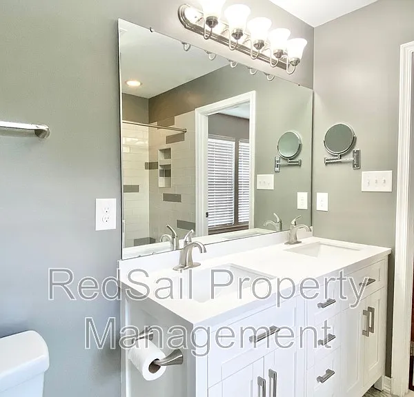 642 Kelso Dr — Photo 23
