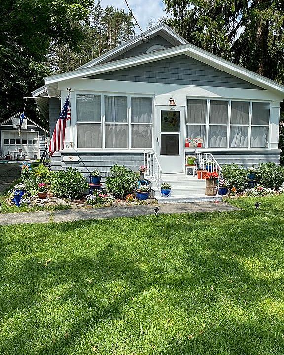1st image of 39 Greenfield Ave
