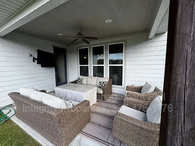 200 Tennyson Dr — Photo 28