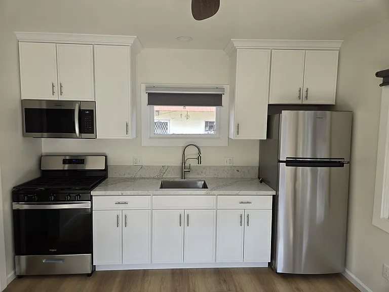 4424 1/2 Louisiana St #4424-1/2 — Photo 8
