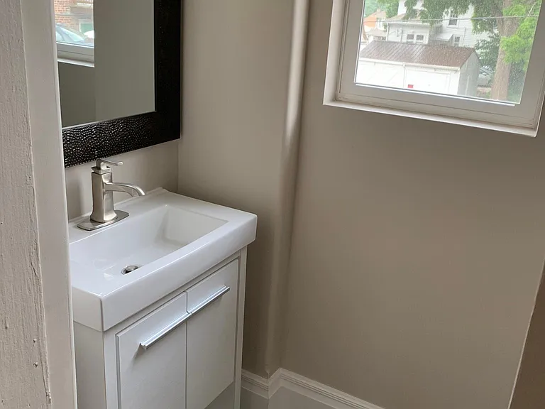 3515 Dewey Ave — Photo 5