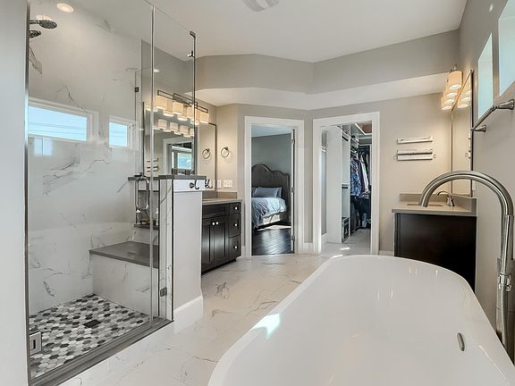 Master Bathroom with Soaker Tub, Walkin shower, 2 vanities, lots of storage and huge master closet
