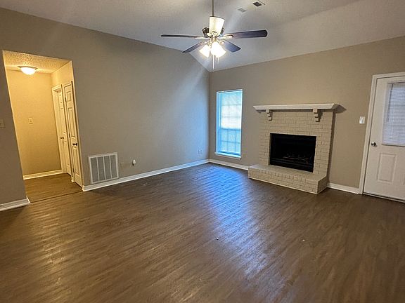 3rd image of 12 Tripp St