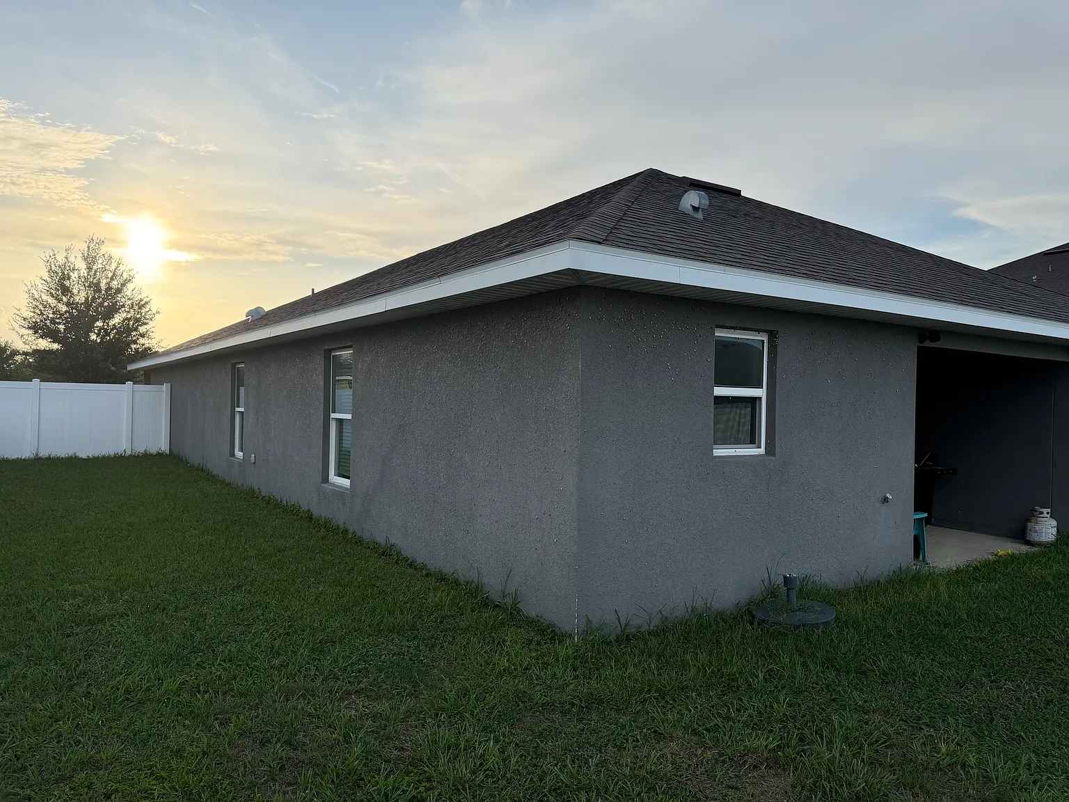 4 bed, 2217 sqft, $2,725 — Photo 4