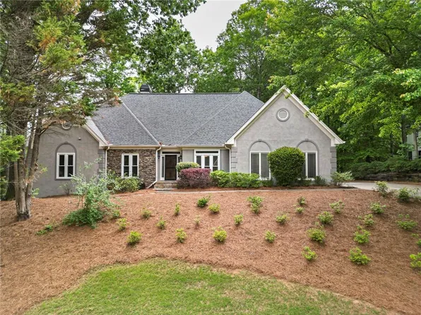 12325 Asbury Park Dr, Roswell, GA 30075
