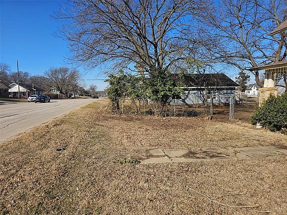 2nd image of 310 E Oklahoma Ave