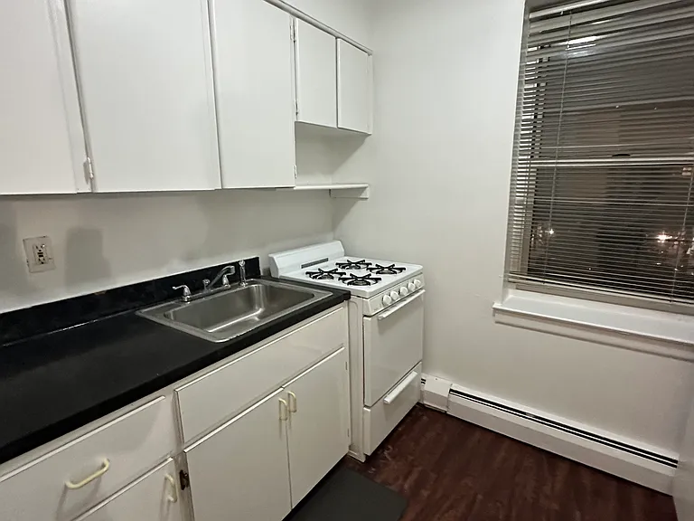 9420 Albert Rd #3H — Photo 1