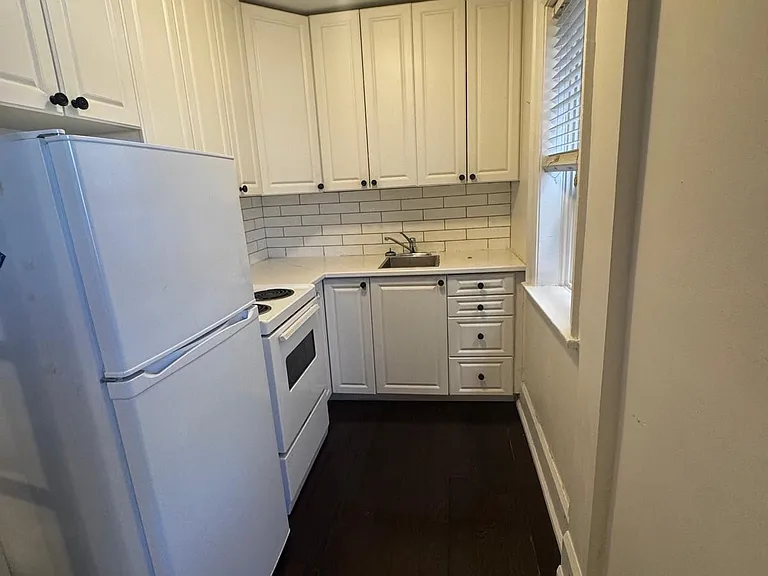 849 Broadview Ave E #11B — Photo 7