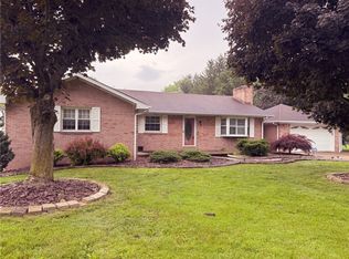 120 Rogers Dr, Clinton, PA 15026