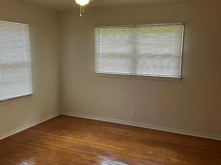 4806 Kendall Ave — Photo 9