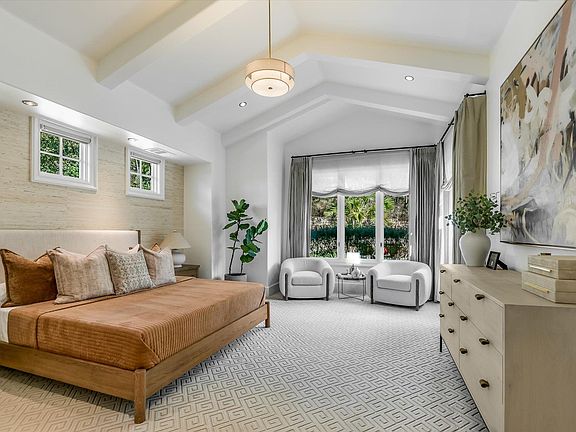 5th image of 624 Logans Ln