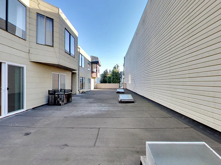 205 Collins St #5 — Photo 21