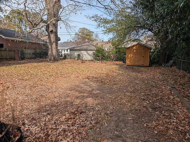 2419 Duncan St — Photo 20