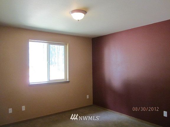 3rd image of 18220 Suncrest Court SE