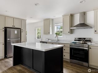 4359 Childrens Ave, Oak Harbor, WA