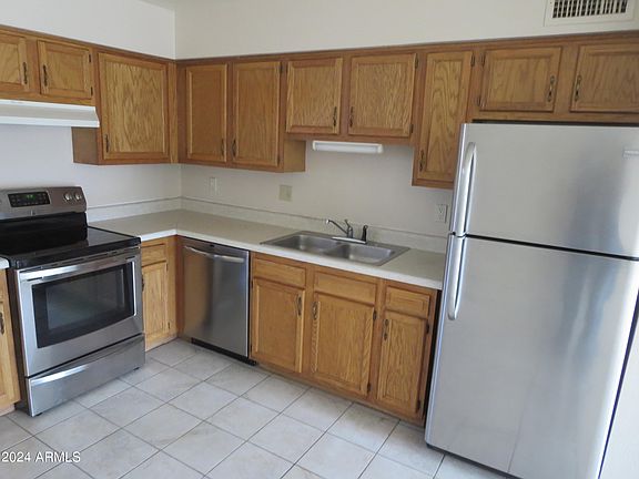 4th image of 5323 N 19TH Avenue #24