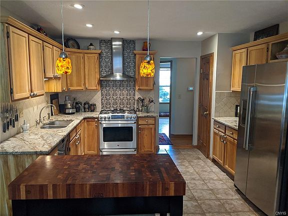 5th image of 140 Casterbridge Ln