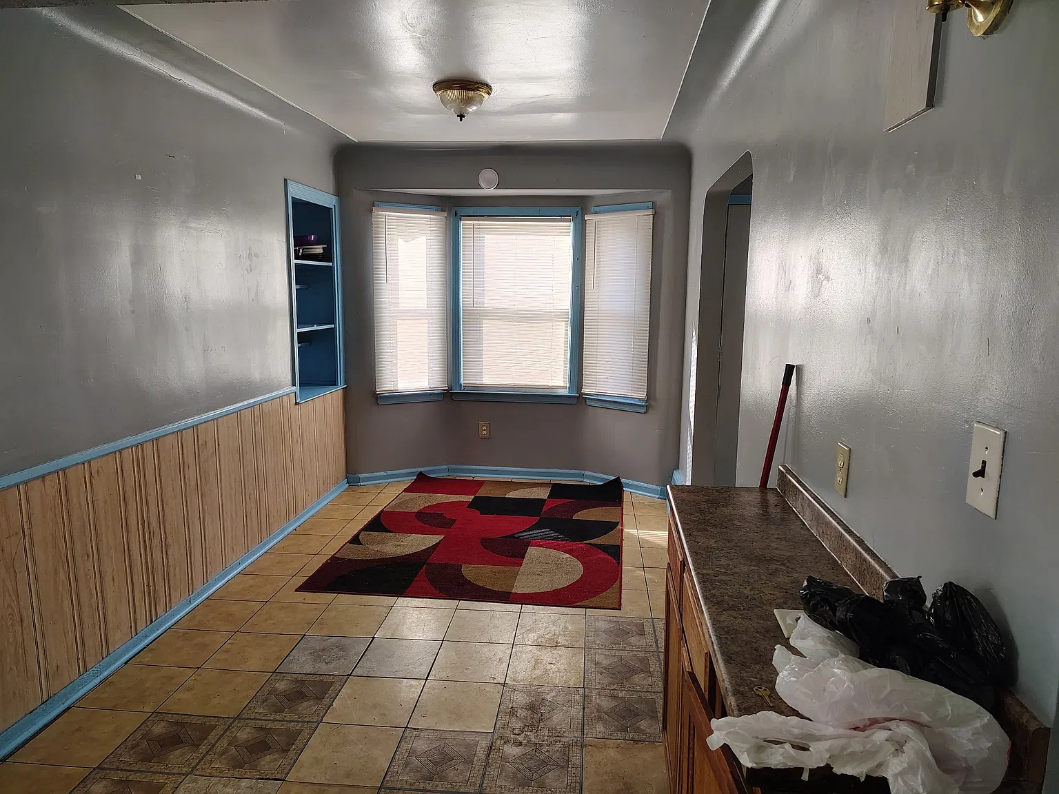 3 bed, 873 sqft, $1,200 — Photo 4